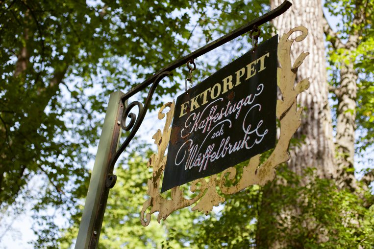 Kaffestuga och våffelbruk på Ektorpet
