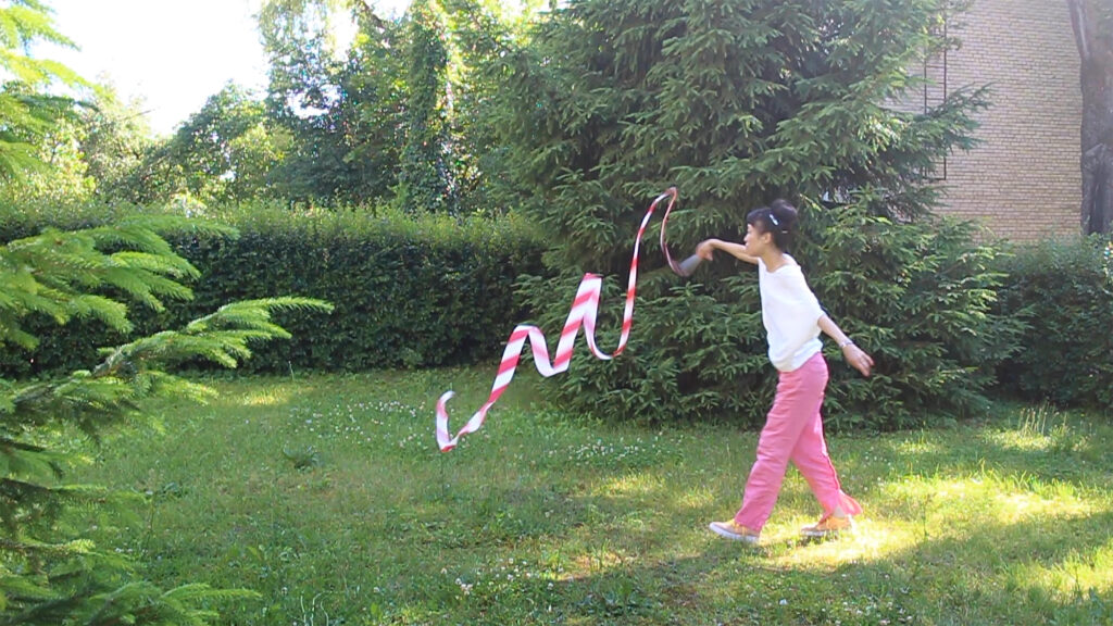 Mako Ishizuka, Sculpture of W (ribbon). 2024. Foto: konstnaren